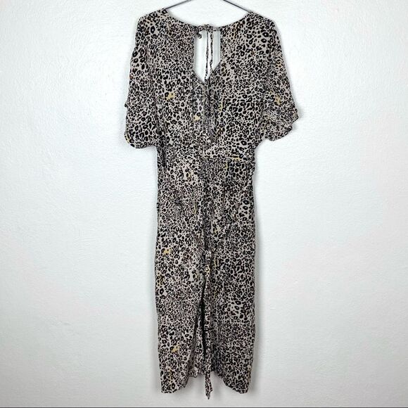 Lush Cheetah Print V Neck Midi Dress - Picture 6 of 9